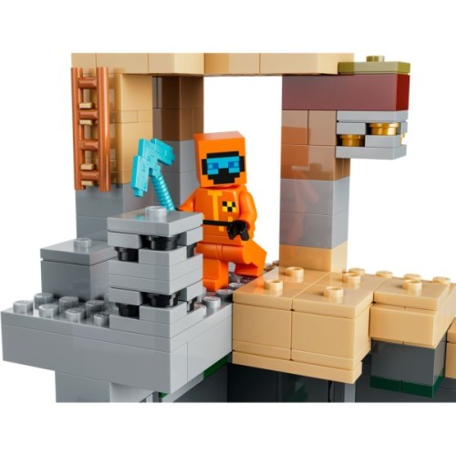 Конструктор LEGO Minecraft Підземелля зомбі (21587)