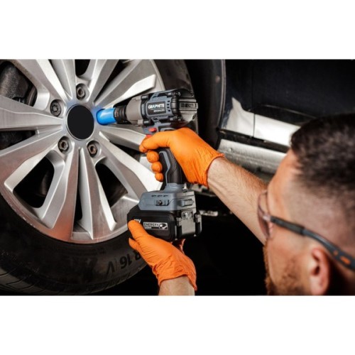 Гайковерт Energy+ 18V, безщітковий, 2600об/хв, 450Нм, 1/2", 3 швидкості, 1.24кг (без АКБ та ЗП) Graphite (58G038)