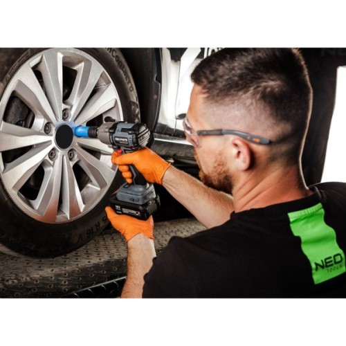 Гайковерт Energy+ 18V, безщітковий, 2600об/хв, 450Нм, 1/2", 3 швидкості, 1.24кг (без АКБ та ЗП) Graphite (58G038)