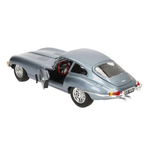 Масштабна модель автомобіля Bburago Автомодель - Ferrari Racing - SF-24, 1:43 (18-12044)