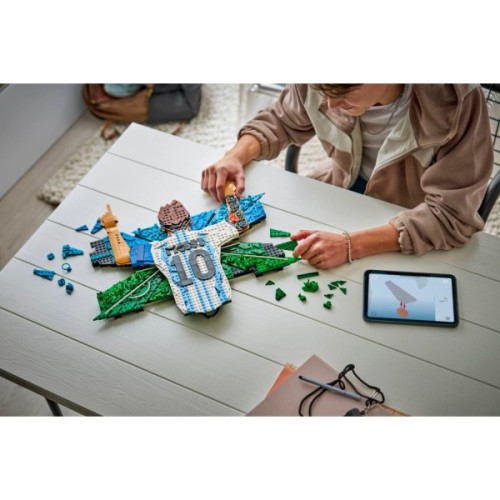 Конструктор LEGO Editions Ліонель Мессі — святкування (43018)