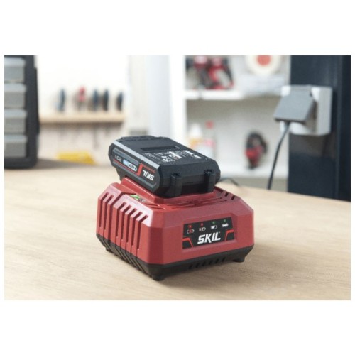 Зарядний пристрій для акумуляторів інструменту Skil CR1E3122 AA, 2,4A, 20V (CR1E3122AA)
