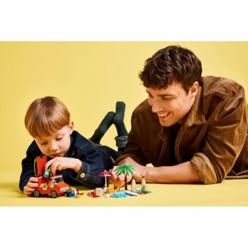 Конструктор LEGO Bluey Пляж і сімейна поїздка на автомобілі Блуї (11202)