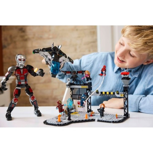 Конструктор LEGO Super Heroes Перший месник: Протистояння Пригодницька битва (76314)