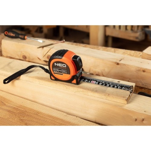 Рулетка Neo Tools Super Black, 10мx25мм, з фіксатором змотування, магніт (67-245)