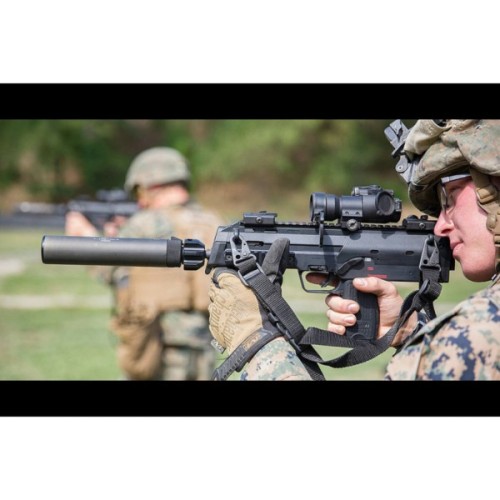 Страйкбольний пістолет Umarex Heckler & Koch MP7 A1 AEG (2.6393X)