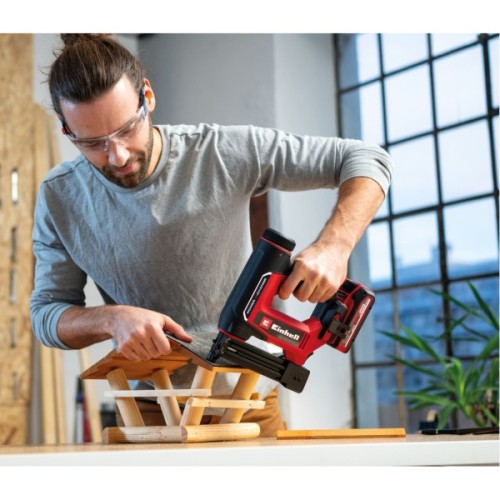 Степлер будівельний Einhell TE-CN 18/32 Li-Solo, 18V, під скоби 1325мм, 20п/хв, 2.1кг (без АКБ та ЗП) (4257800)