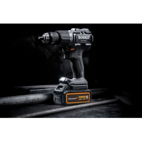 Шуруповерт DeWALT McLaren F1 TEAM LIMITED EDITION, 18V, АКБ 2x5Ah, 90Нм, 0-450·0-1650об/хв, кейс, ЗП, 1.34кг (DCD85MP2T)