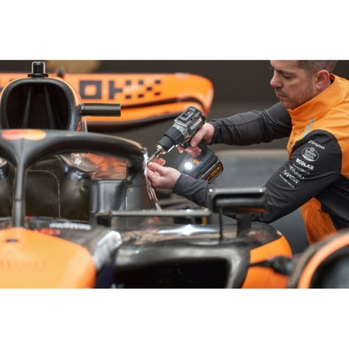 Шуруповерт DeWALT McLaren F1 TEAM LIMITED EDITION, 18V, АКБ 2x5Ah, 90Нм, 0-450·0-1650об/хв, кейс, ЗП, 1.34кг (DCD85MP2T)