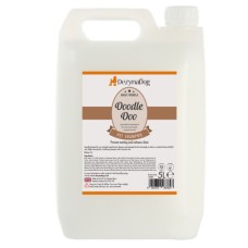 Шампунь для тварин Dezynadog Doodle Doo розплутує кондиціонує для каракулевої шерсті для блиску і легкості в укладанні 5 л (5052372067827)