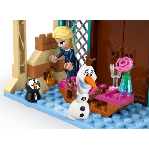 Конструктор LEGO Disney Princess Замерзлий замок в королівстві Ерендел (43265)
