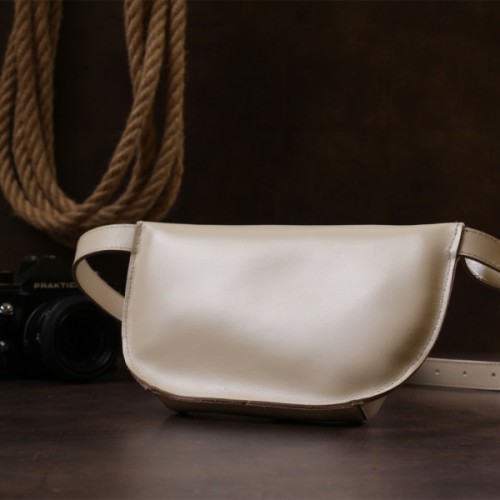 Сумка Shvigel Бананка з натуральної шкіри Бежева (16391)