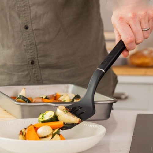 Лопатка кухонна KitchenAid Classic з прорізами 34 см чорний (KHH002OHOBEG)