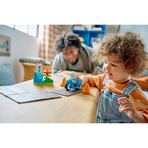 Конструктор LEGO DUPLO Town Синій поліцейський мотоцикл (10471)