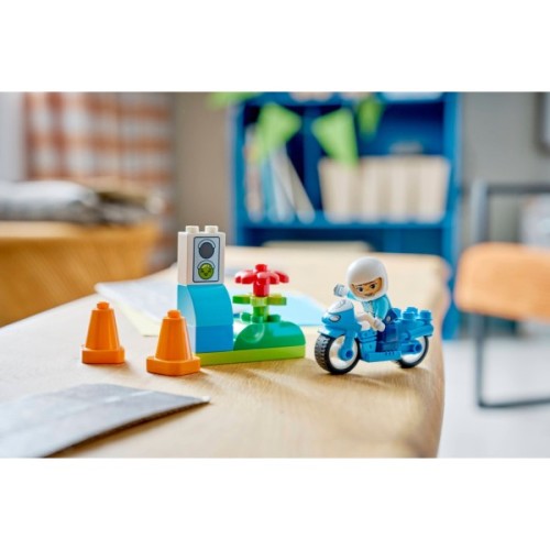 Конструктор LEGO DUPLO Town Синій поліцейський мотоцикл (10471)