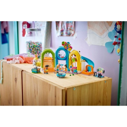 Конструктор LEGO Friends Веселий критий ігровий майданчик (42686)
