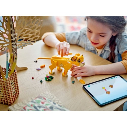 Конструктор LEGO Disney Classic Левеня Сімба (43243)