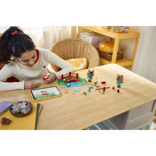Конструктор LEGO Animal Crossing Веселий день Timmy і Tommy на природі (77059)