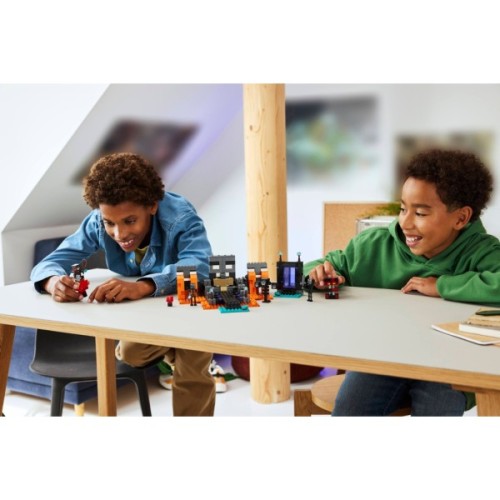 Конструктор LEGO Minecraft Битва за Візер (21590-)