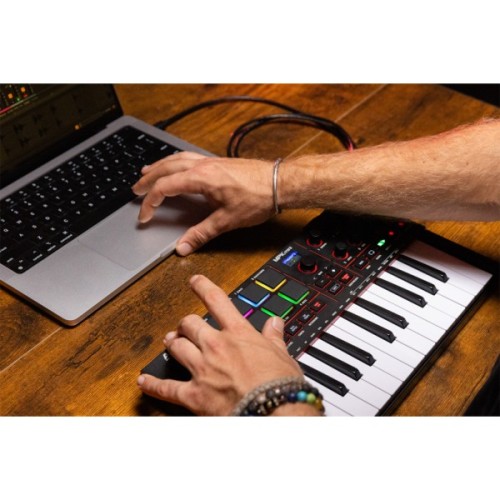 MIDI-клавіатура Akai MPK mini 4 Black (302370)