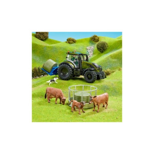 Спецтехніка Britains Модель трактора Valtra з аксесуарами та фігурками 1:32 (43323)