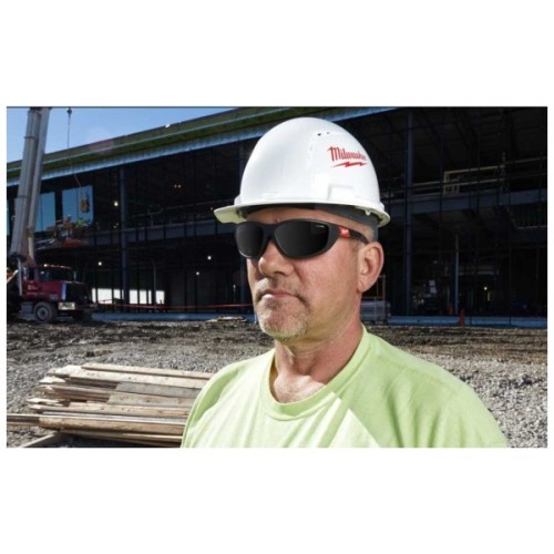 Захисні окуляри Milwaukee Performance, затемнені поляризовані лінзи, Polarised (4932471886)