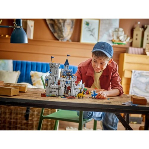 Конструктор LEGO Creator Середньовічний замок із лицарем на коні (31168)