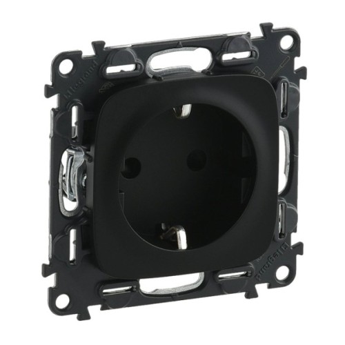 Розетка Legrand Furniture Schuko 16А 250В (753931)