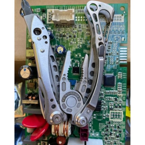 Мультитул Leatherman Skeletool, картонна коробка (830920)