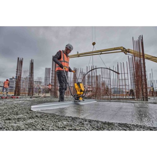 Віброплита DeWALT віброрейка POWERSHIFT Li-Ion 55V, безщіткова, довжина рейки 1.2-5м, (DCPS330N)