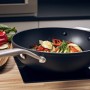 Сковорода KitchenAid Wok FHA 30 см з керамічним покриттям (CC005696-001)