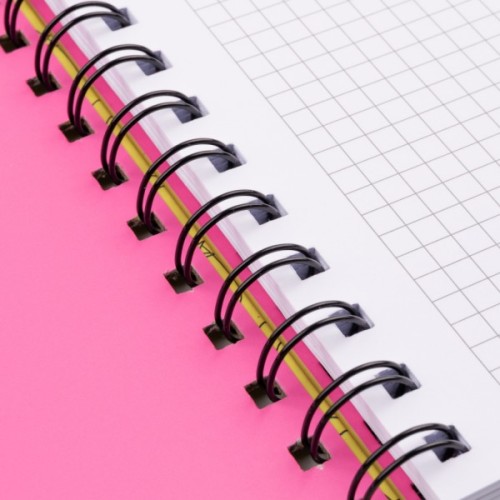 Блокнот Yes А5 80 аркушів на cпіралі з резинкою Hey Helly клітинка (151837)