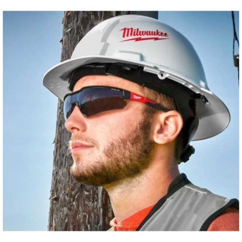 Захисні окуляри Milwaukee затемнені (4932471882)