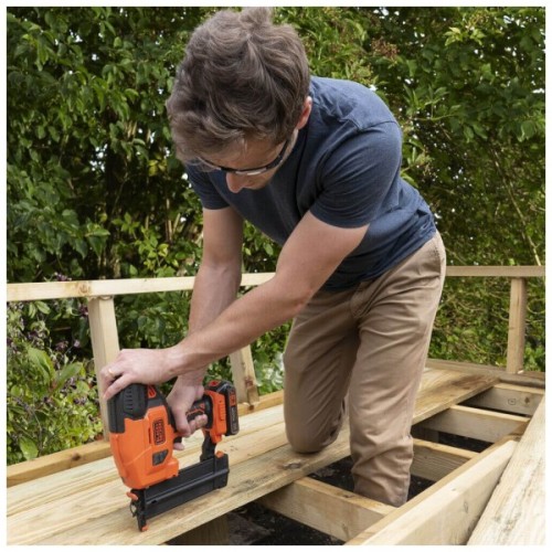 Цвяхозабивач Black&Decker 18 В, довжина цвяха 16-50 мм, (без АКБ та ЗП) (BCNG01N)