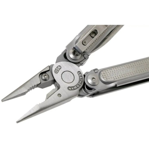 Мультитул Leatherman Free P2 синтетический чехол, картонна коробка (832638)