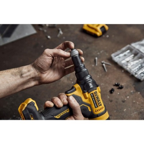 Заклепувальник DeWALT 18 В XR Li-Ion, 10 kN, d.закл.=2.4-4.8 мм (без АКБ та ЗП) (DCF403NT)