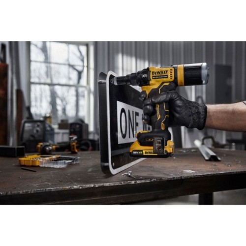 Заклепувальник DeWALT 18 В XR Li-Ion, 10 kN, d.закл.=2.4-4.8 мм (без АКБ та ЗП) (DCF403NT)