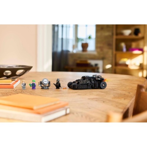 Конструктор LEGO Super Heroes Бетмен Тумблер проти Дволикого і Джокера (76303-)