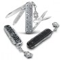 Ніж Victorinox Classic SD Brilliant Damast + брелок-лого (0.6221.34)