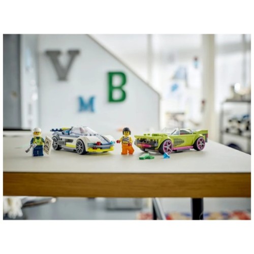 Конструктор LEGO City Переслідування маслкара на поліцейському автомобілі 213 деталей (60415)