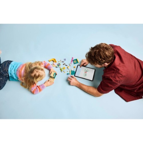 Конструктор LEGO Bluey Веселощі з Блуї та Хлоєю на ігровому майданчику (11201)