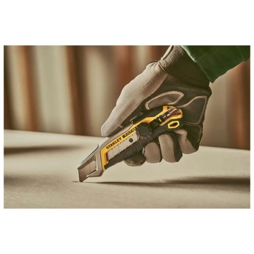 Ніж монтажний Stanley FatMax Integrated Snap Knife, сегментне лезо 18мм, L=165мм. (FMHT10592-0)