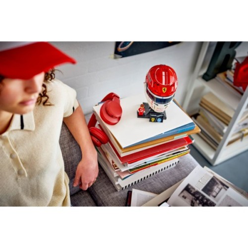 Конструктор LEGO Editions Formula 1 Шолом Шарля Леклера з команди Scuderia Ferrari HP (43014)