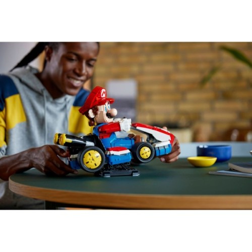 Конструктор LEGO Super Mario Mario Kart: Mario і Standard Kart (72037)