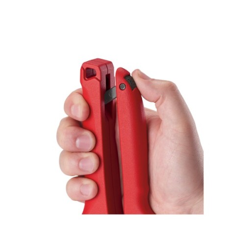 Труборіз Milwaukee для ПВХ труб до 60мм з храповим механізмом (4932464173)