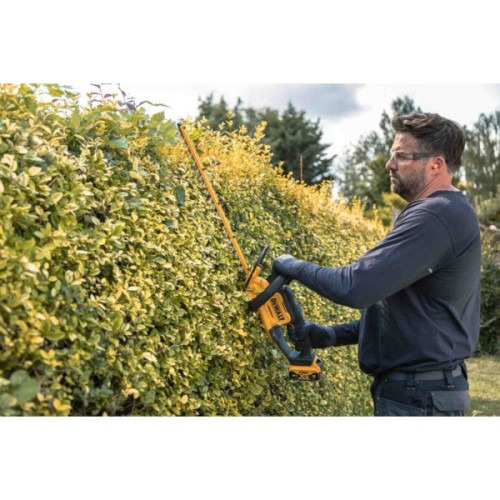 Кущоріз DeWALT акумуляторний, 18V, ніж 55 см, до 19 мм, 5Ah (DCMHT562P1)
