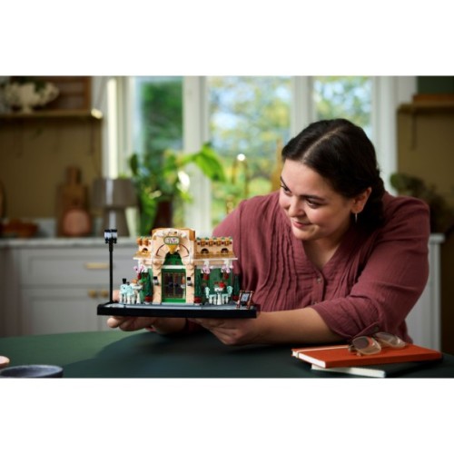 Конструктор LEGO Icons Французька кав'ярня (10362)