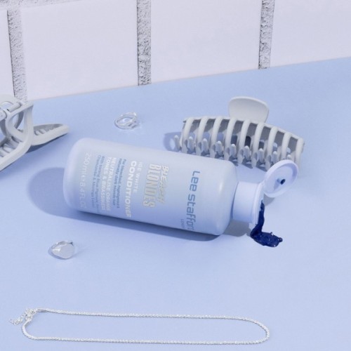 Кондиціонер для волосся Lee Stafford Bleach Blondes Ice White Conditioner 250 мл (5060282705630)