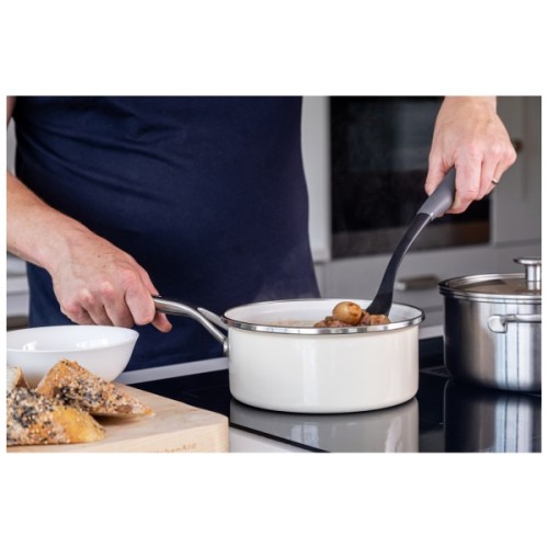 Ложка кухарська KitchenAid Coreline для сервіровки з прорізами, 33,8 см, сіра (KAS004OHCGG)