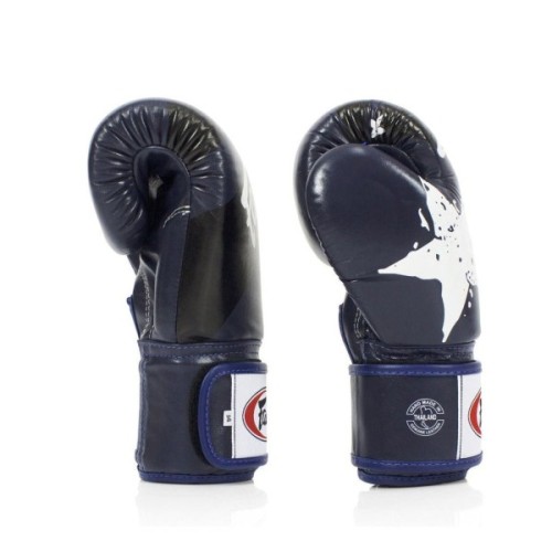 Боксерські рукавички Fairtex BGV1 Nation Print Blue 14 унцій (бинти в комплекті) (BGV1_Print_14oz_Blue)